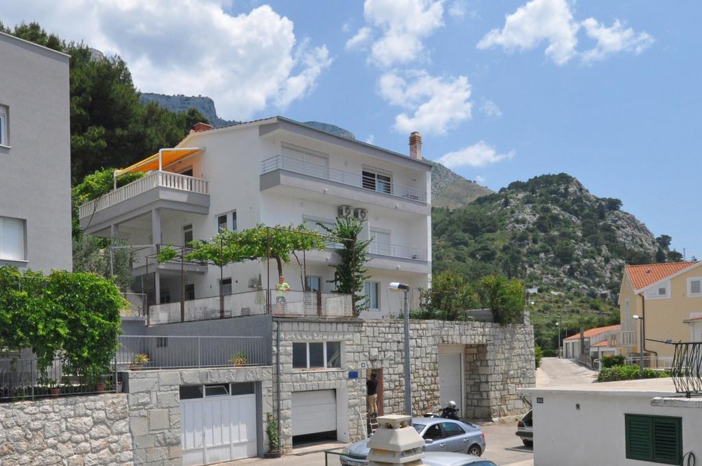 Apartments Zorka Leko Omis Bagian luar foto