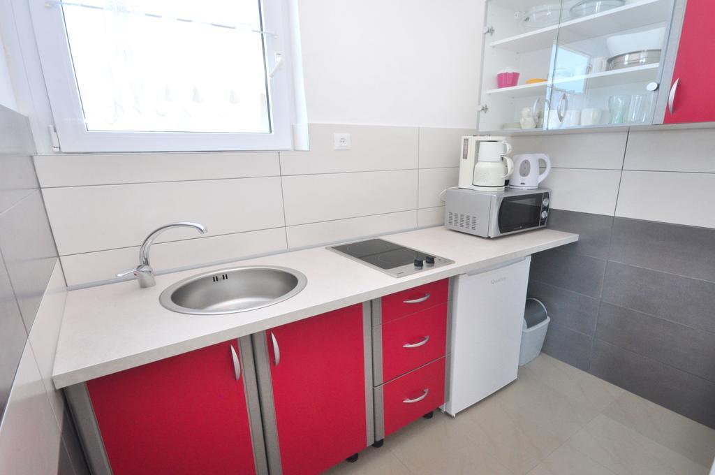 Apartments Zorka Leko Omis Ruang foto